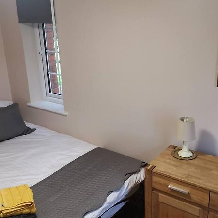 Netherton Studio Apartment 2 Рос-он-Сі Екстер'єр фото