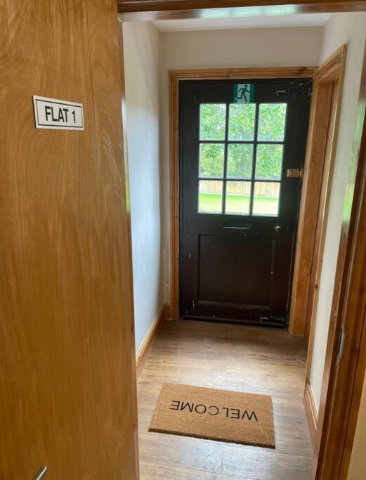 Netherton Studio Apartment 2 Рос-он-Сі Екстер'єр фото