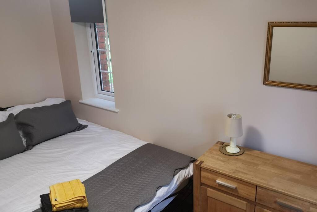 Netherton Studio Apartment 2 Рос-он-Сі Екстер'єр фото